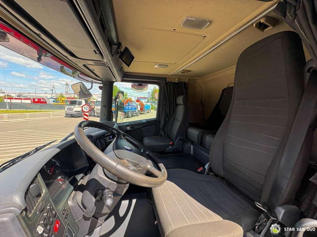 LKW Scania  D 320 FIRE BRIGADE Tank 12,000 Litres: das Bild 8