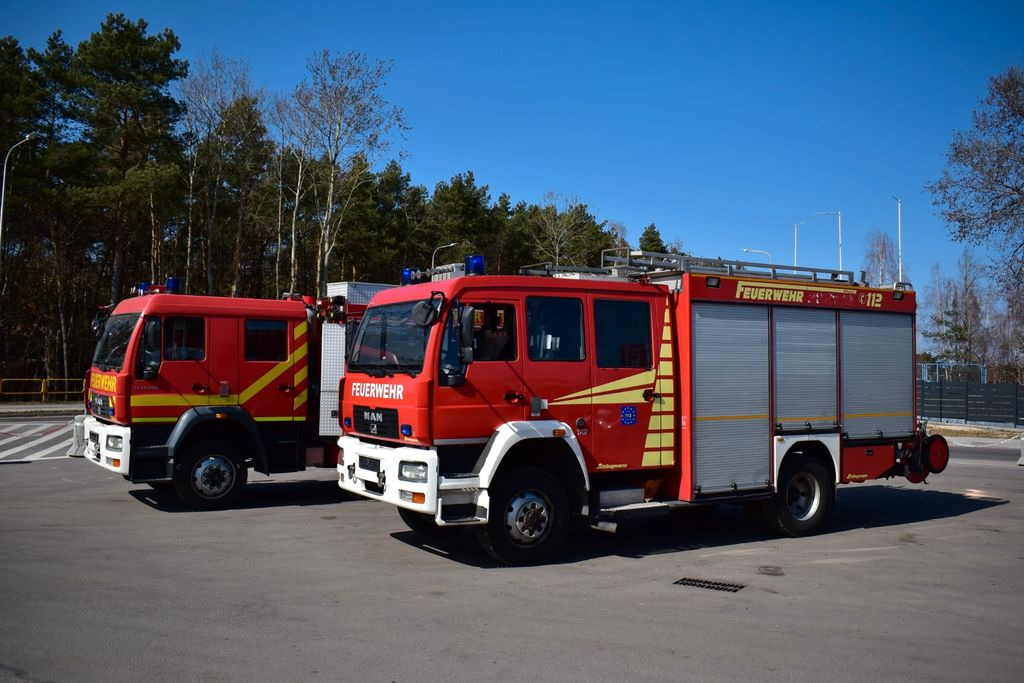 MAN 4x4 Firetruck Feuerwehr DOKA Expedition Camper - Feuerwehrfahrzeug: das Bild 1 MAN 4x4 Firetruck Feuerwehr DOKA Expedition Camper - Feuerwehrfahrzeug: das Bild 1