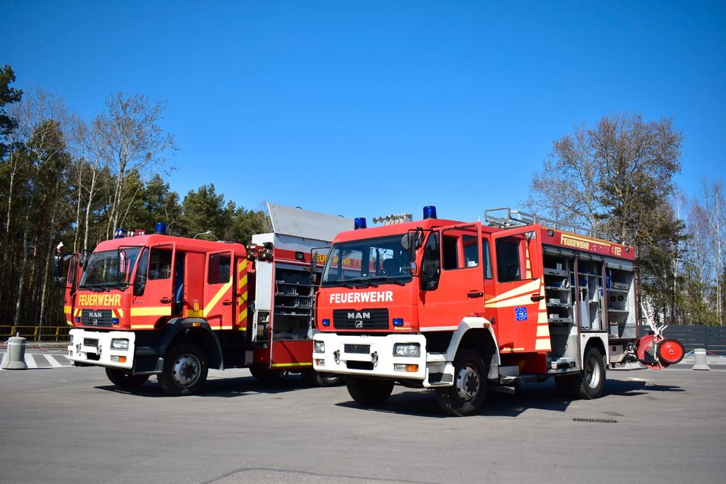 MAN 4x4 Firetruck Feuerwehr DOKA Expedition Camper - Feuerwehrfahrzeug: das Bild 3 MAN 4x4 Firetruck Feuerwehr DOKA Expedition Camper - Feuerwehrfahrzeug: das Bild 3