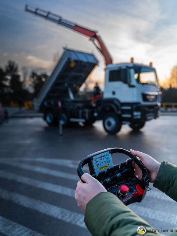 MAN 6x6 TGS 26.360 PALFINGER PK 18002 Kipper KRAN - Autokran, Kipper: das Bild 2 MAN 6x6 TGS 26.360 PALFINGER PK 18002 Kipper KRAN - Autokran, Kipper: das Bild 2