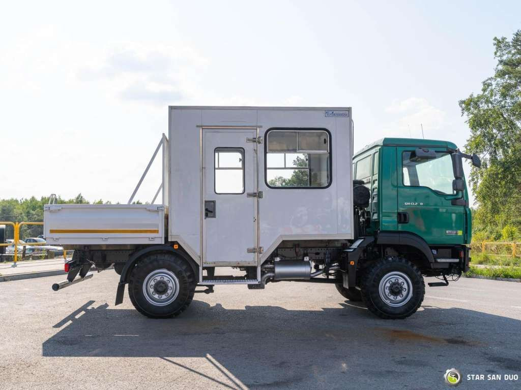 MAN TGM 13.240 4x4 BL Double Cab Camper BUS - Fahrgestell LKW: das Bild 2 MAN TGM 13.240 4x4 BL Double Cab Camper BUS - Fahrgestell LKW: das Bild 2