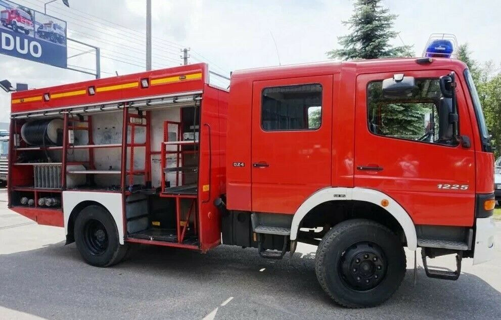 Mercedes-Benz 4x4 ATEGO 1225 Firebrigade Feuerwehr - Feuerwehrfahrzeug: das Bild 4 Mercedes-Benz 4x4 ATEGO 1225 Firebrigade Feuerwehr - Feuerwehrfahrzeug: das Bild 4