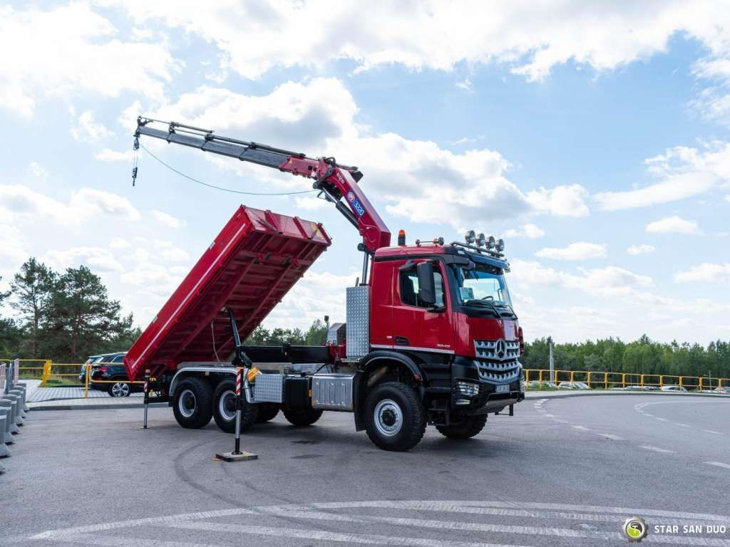 Mercedes-Benz AROCS 3345 6x6 HMF 3220 Winch Crane Tipper - Kipper: das Bild 5 Mercedes-Benz AROCS 3345 6x6 HMF 3220 Winch Crane Tipper - Kipper: das Bild 5