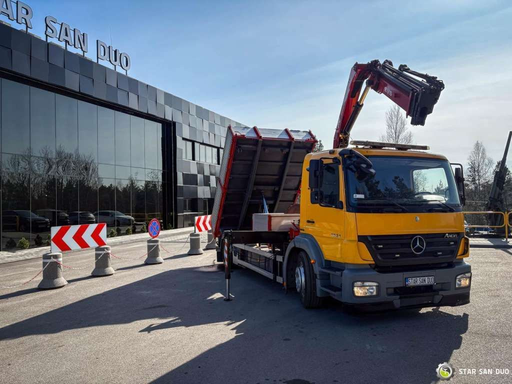 Mercedes-Benz AXOR 1824 4x2 HMF 975 HDS Crane Rotator Kipper Mercedes-Benz AXOR 1824 4x2 HMF 975 HDS Crane Rotator Kipper - Kipper: das Bild 2 Mercedes-Benz AXOR 1824 4x2 HMF 975 HDS Crane Rotator Kipper Mercedes-Benz AXOR 1824 4x2 HMF 975 HDS Crane Rotator Kipper - Kipper: das Bild 2