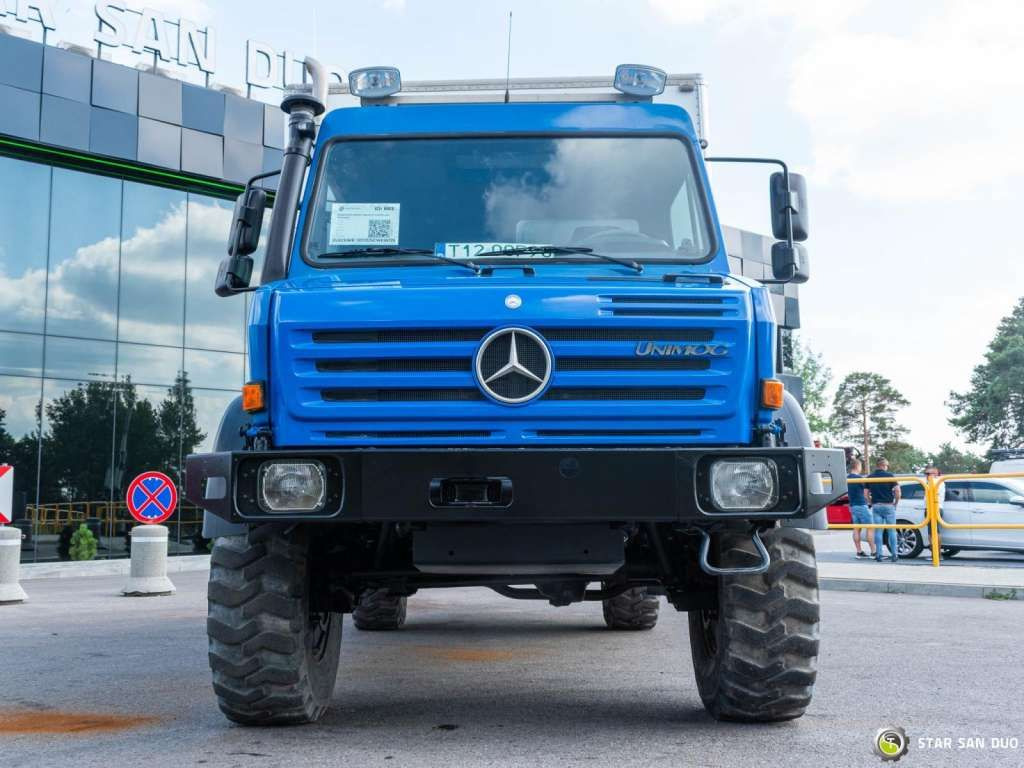 Unimog Mercedes-Benz Unimog U 4000 4x4 Camper Expeditio - Fahrgestell LKW: das Bild 2 Unimog Mercedes-Benz Unimog U 4000 4x4 Camper Expeditio - Fahrgestell LKW: das Bild 2