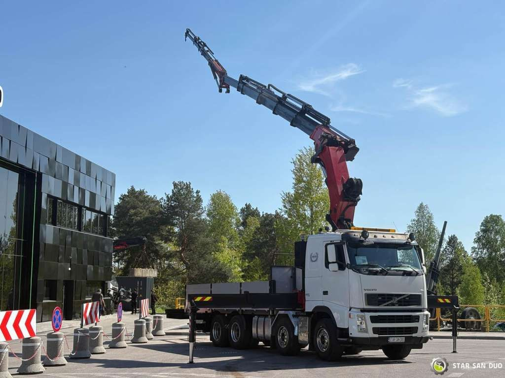 Volvo FH 520 8x4 HMF THOR K6 Fly Jib Euro 4 Winch - Autokran: das Bild 2 Volvo FH 520 8x4 HMF THOR K6 Fly Jib Euro 4 Winch - Autokran: das Bild 2