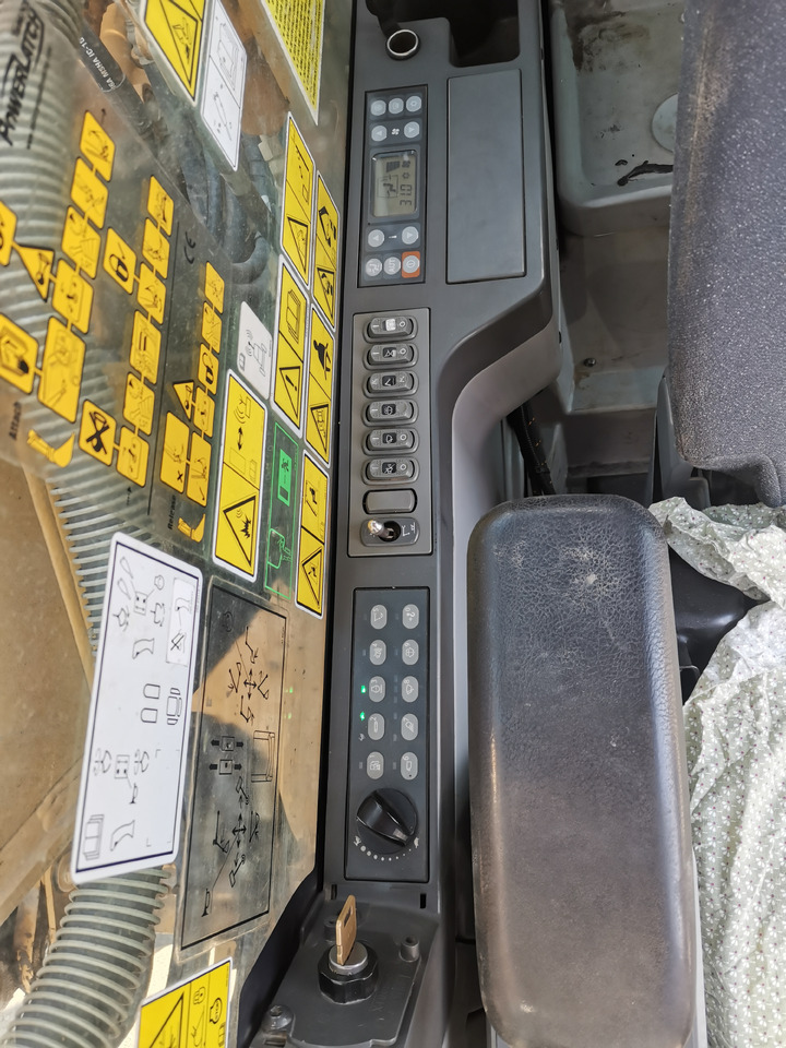 Kettenbagger CATERPILLAR 320 E: das Bild 7