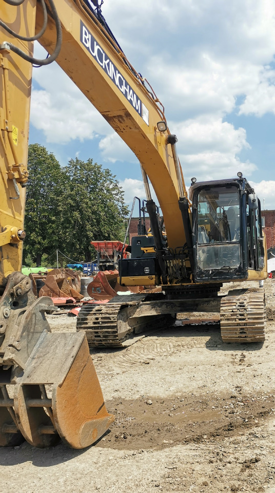 Kettenbagger CATERPILLAR 320 E: das Bild 6