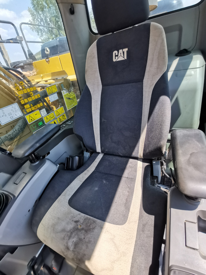 Kettenbagger CATERPILLAR 320 E: das Bild 11