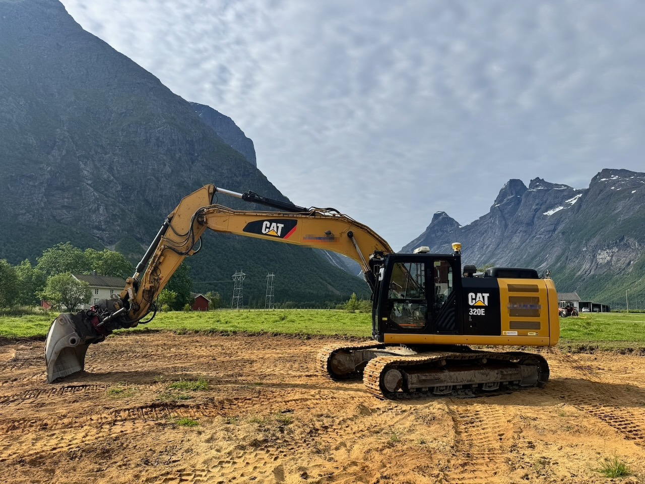 Caterpillar 320EL - Kettenbagger: das Bild 2 Caterpillar 320EL - Kettenbagger: das Bild 2