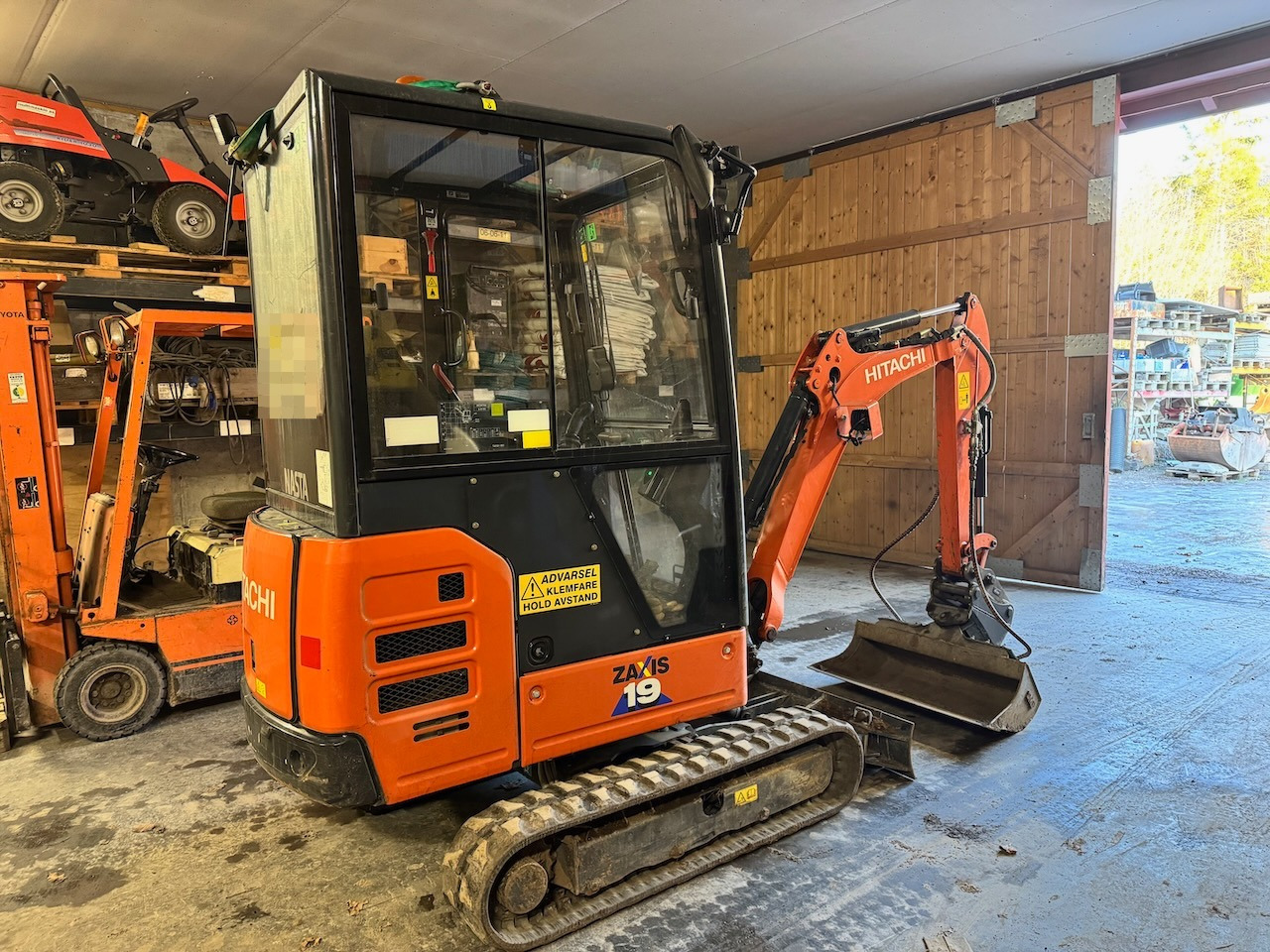 Hitachi ZX19-6CR - Bagger: das Bild 5 Hitachi ZX19-6CR - Bagger: das Bild 5