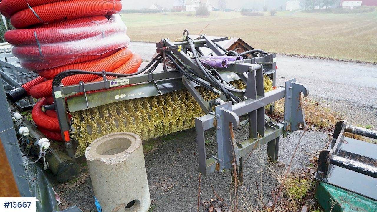 Holms SL 2.5 - Kehrbesen für Baumaschine: das Bild 3 Holms SL 2.5 - Kehrbesen für Baumaschine: das Bild 3
