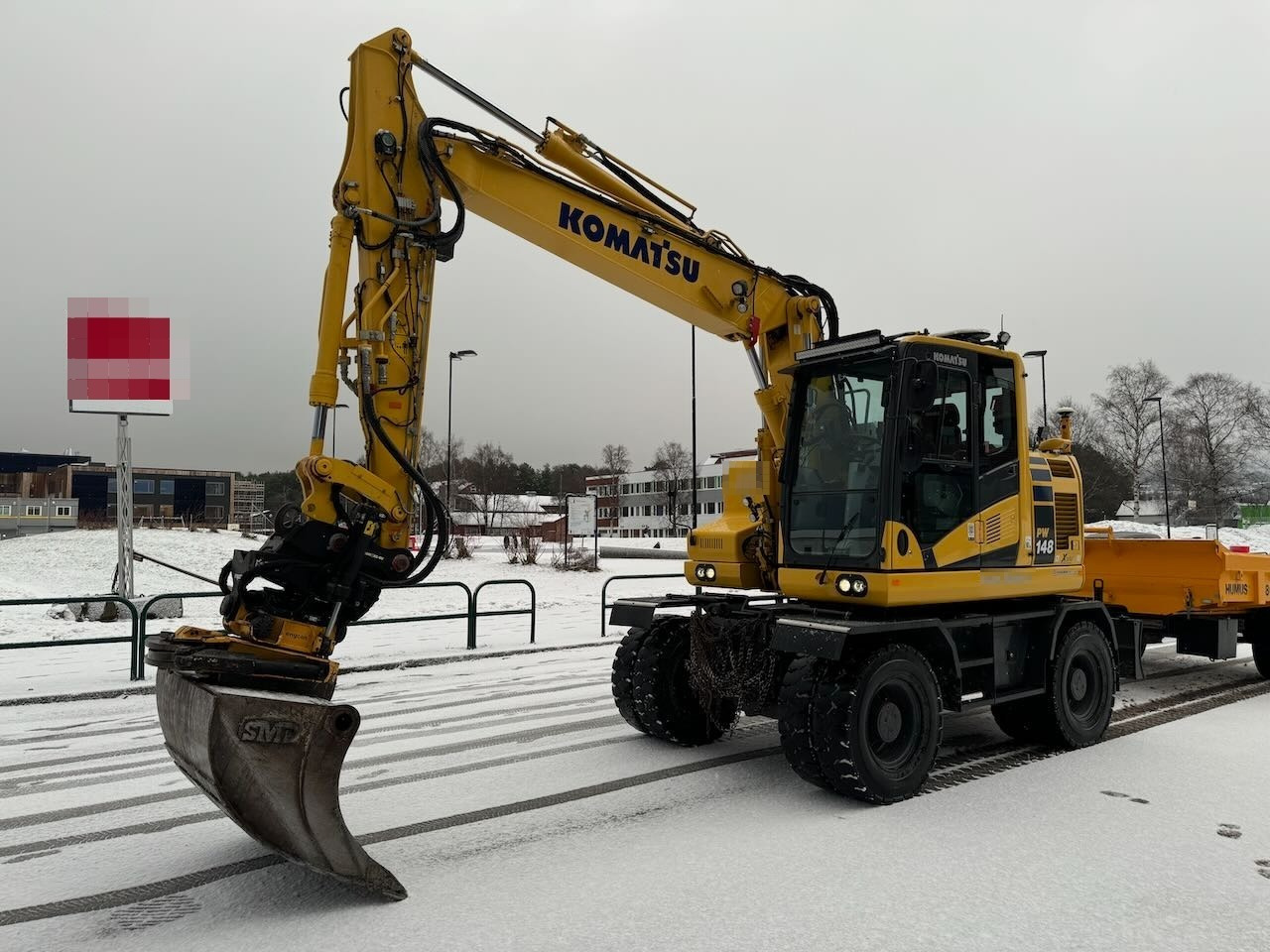 Komatsu PW148-11 - Mobilbagger: das Bild 1 Komatsu PW148-11 - Mobilbagger: das Bild 1