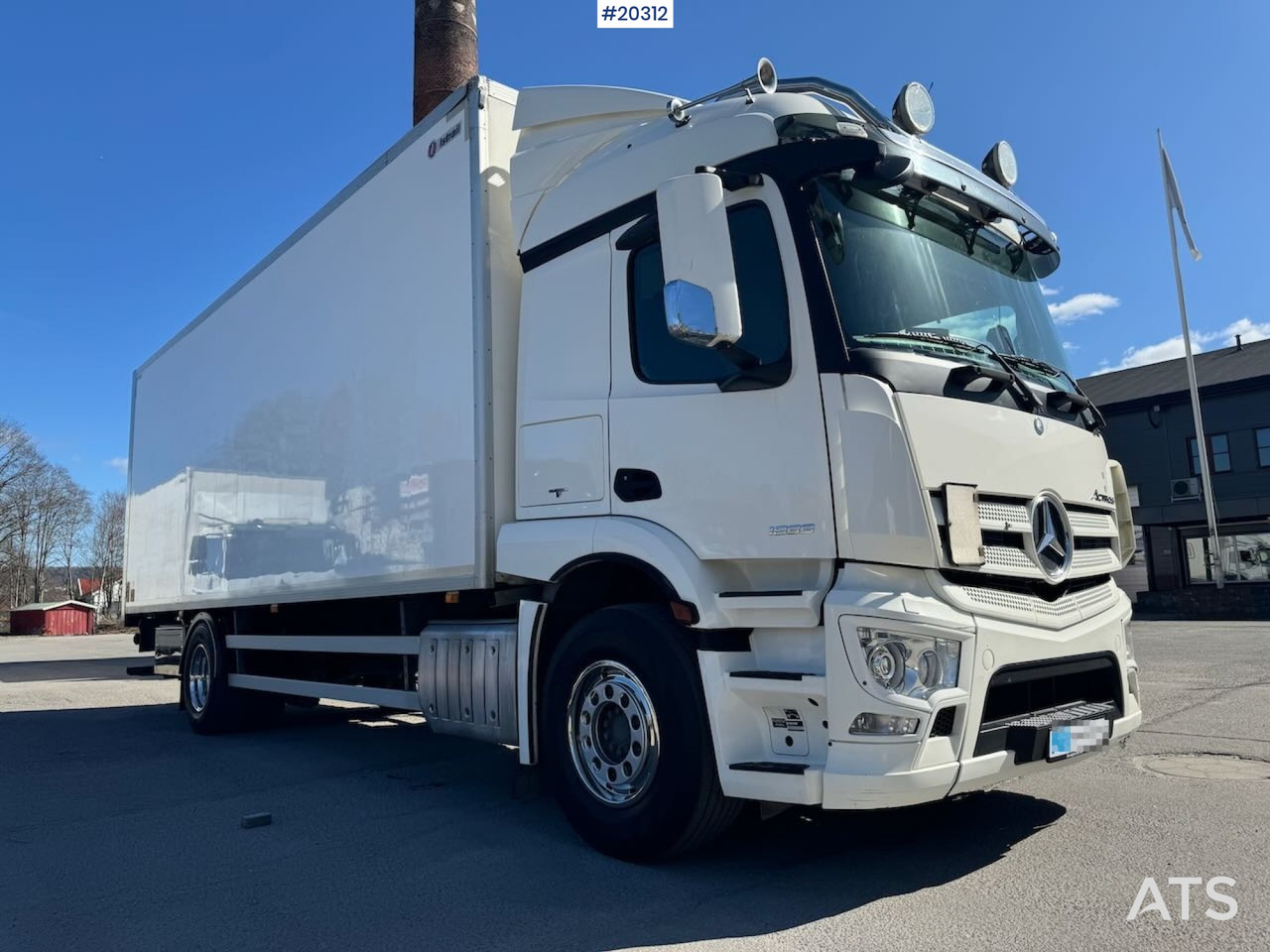 Mercedes Actros 1833 - Koffer LKW: das Bild 1 Mercedes Actros 1833 - Koffer LKW: das Bild 1