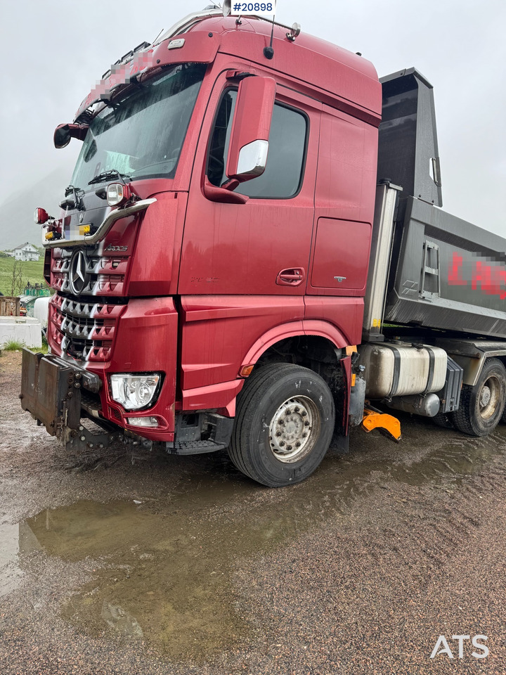 Mercedes Arocs 2858 6x4 komplett brøyterigget m/underliggende skjær (lekkasje på retarder) - Kipper: das Bild 2 Mercedes Arocs 2858 6x4 komplett brøyterigget m/underliggende skjær (lekkasje på retarder) - Kipper: das Bild 2