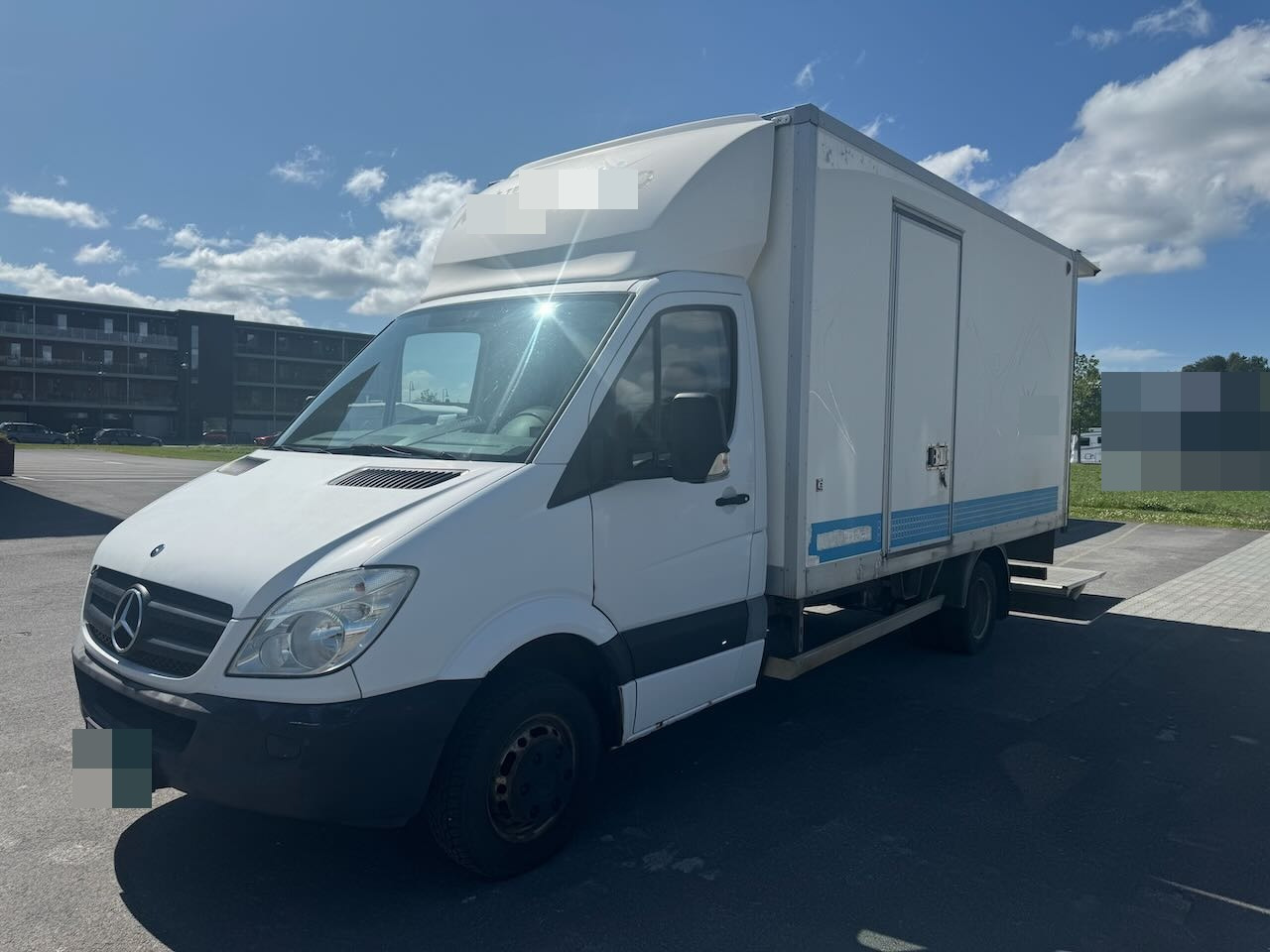 Mercedes SPRINTER - Koffer Transporter: das Bild 1 Mercedes SPRINTER - Koffer Transporter: das Bild 1