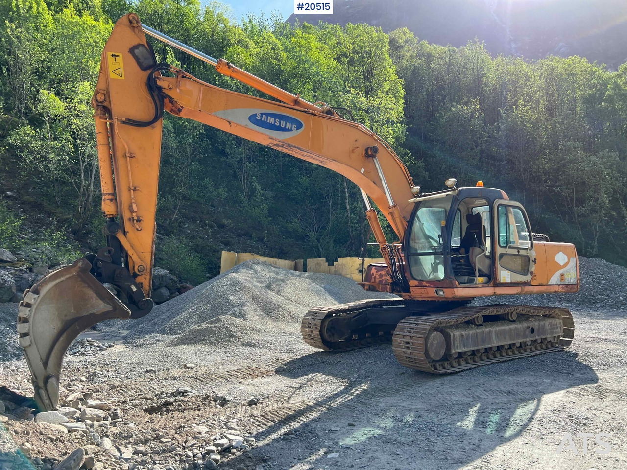 Samsung SE210 LC-3 - Bagger: das Bild 1 Samsung SE210 LC-3 - Bagger: das Bild 1