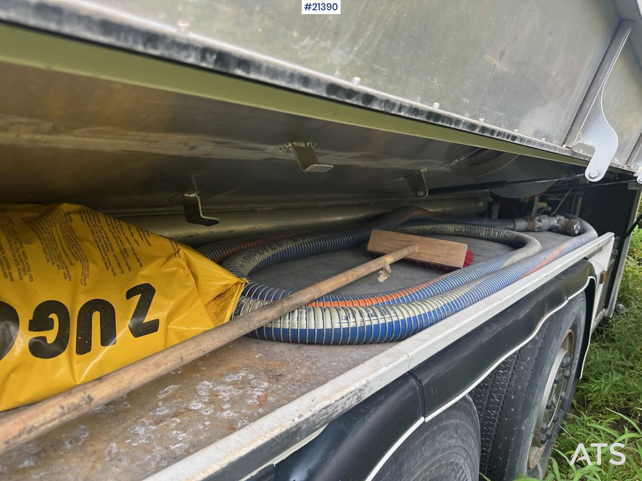 Tankwagen Scania R380: das Bild 29