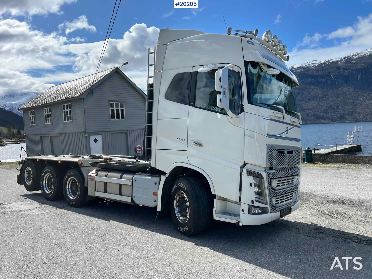 Volvo FH16 750 - Abrollkipper: das Bild 4 Volvo FH16 750 - Abrollkipper: das Bild 4
