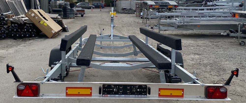 Boro PRZYCZEPA PODŁODZIOWA STYL AMERYKAŃSKI 7,30m - Bootstrailer: das Bild 4 Boro PRZYCZEPA PODŁODZIOWA STYL AMERYKAŃSKI 7,30m - Bootstrailer: das Bild 4
