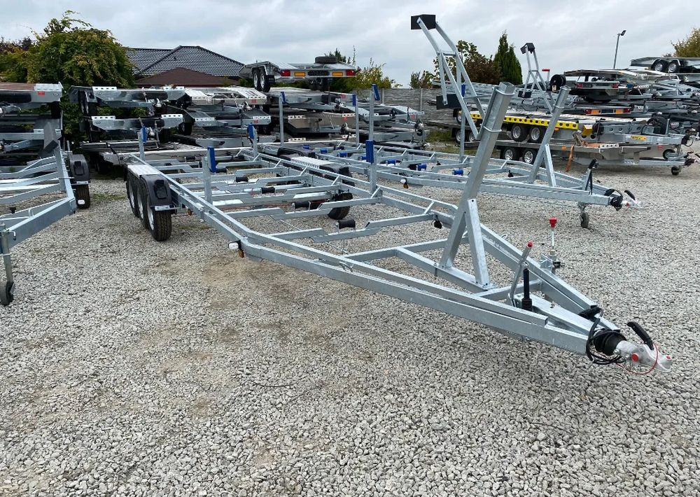 Boro Przyczepa pod ŁÓDŹ! 8,20M! - Bootstrailer: das Bild 1 Boro Przyczepa pod ŁÓDŹ! 8,20M! - Bootstrailer: das Bild 1