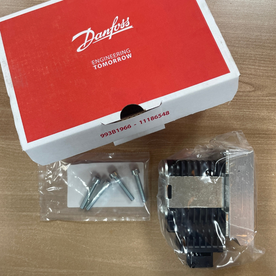 Danfoss Solenoid Valve 157B4735 - Hydraulik ventil für Ladekran: das Bild 4 Danfoss Solenoid Valve 157B4735 - Hydraulik ventil für Ladekran: das Bild 4