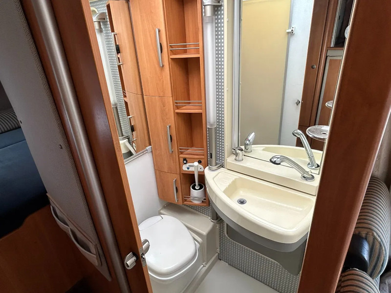 Integriertes Wohnmobil Fiat B644 6 personen HYMER de mooiste van Nederland: das Bild 11