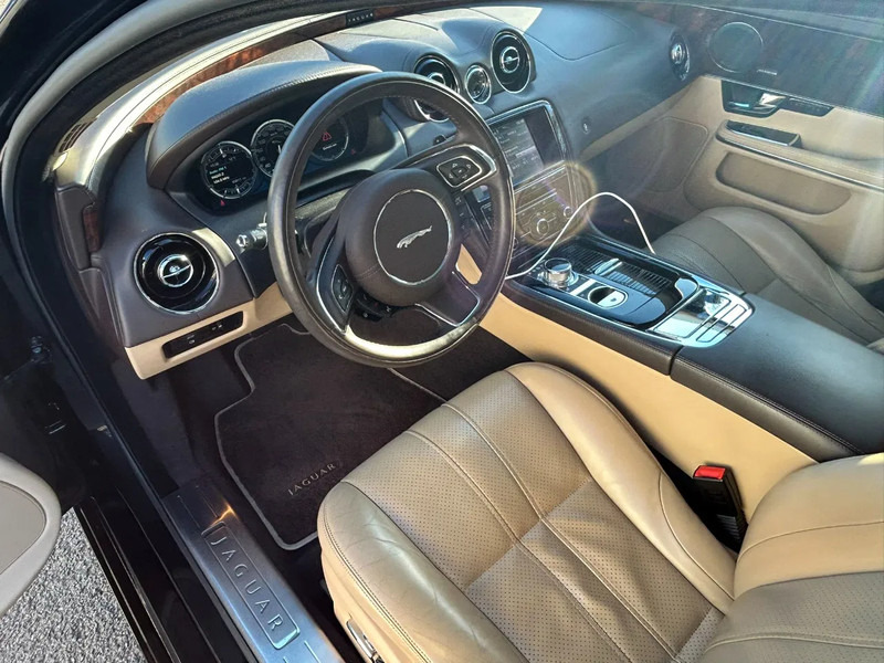 Jaguar XJ 3.0 V6D 275 PK /AUTOM / PANO DAK / VOL LEDER / MERIDAN / EXPORT PRICE - Leasing Jaguar XJ 3.0 V6D 275 PK /AUTOM / PANO DAK / VOL LEDER / MERIDAN / EXPORT PRICE: das Bild 15 Jaguar XJ 3.0 V6D 275 PK /AUTOM / PANO DAK / VOL LEDER / MERIDAN / EXPORT PRICE - Leasing Jaguar XJ 3.0 V6D 275 PK /AUTOM / PANO DAK / VOL LEDER / MERIDAN / EXPORT PRICE: das Bild 15