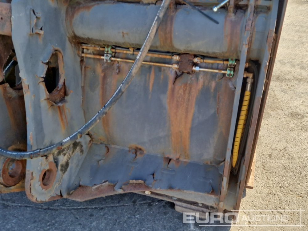 Schaufel 133" Front Loading High Tip Bucket to suit 220G: das Bild 7