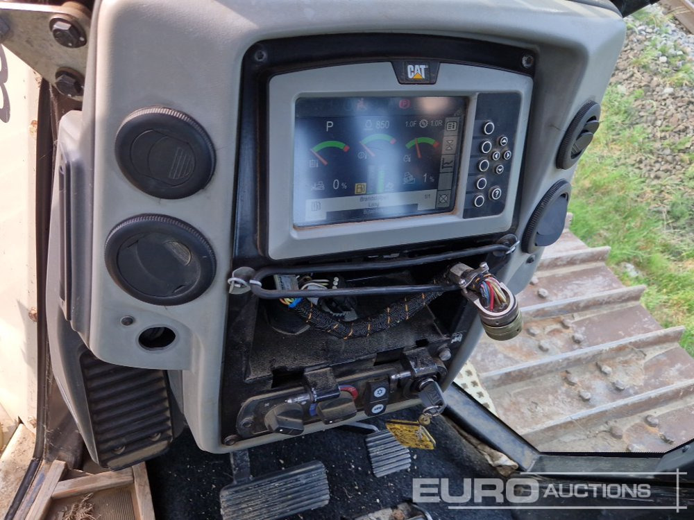 Bulldozer 2015 CAT D6N LGP: das Bild 37
