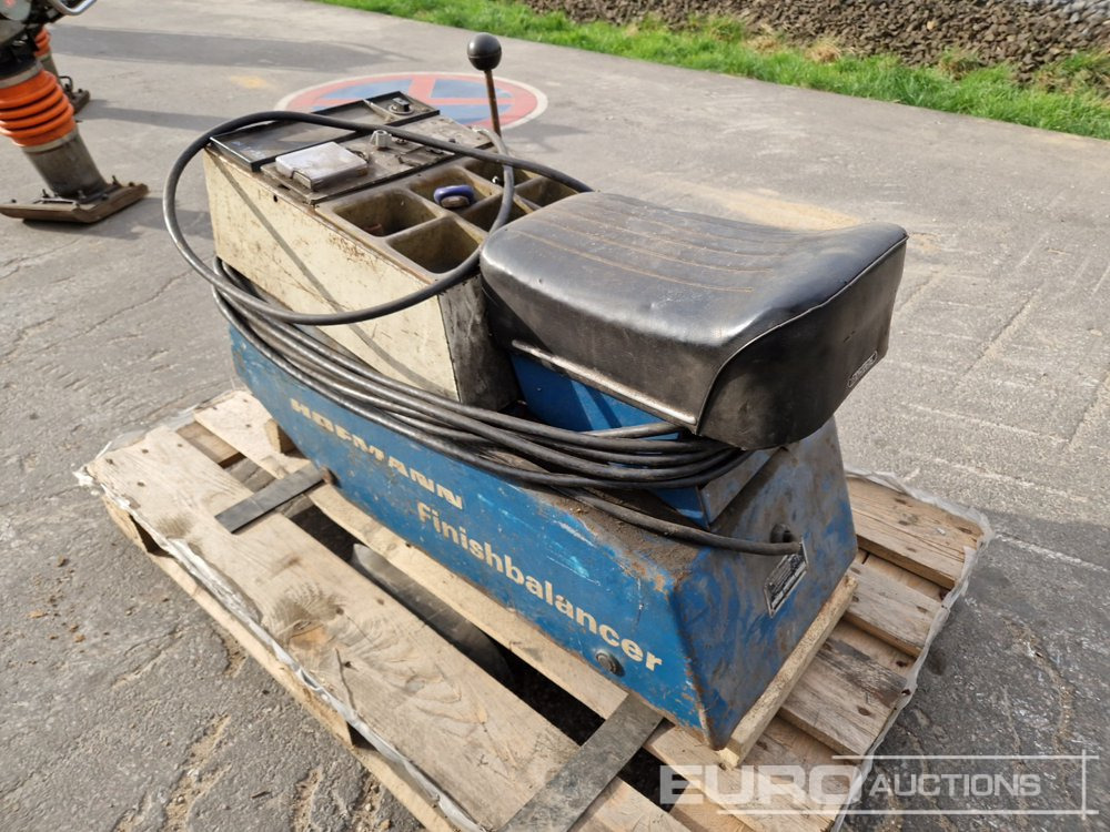Hofmann FB-PK Mobile Tyre Balancing Machine - Baugeräte: das Bild 2 Hofmann FB-PK Mobile Tyre Balancing Machine - Baugeräte: das Bild 2