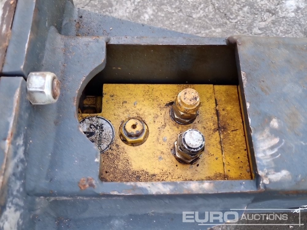 Mustang Hydraulic Breaker to suit Mini Excavator - Hydraulikhammer: das Bild 5 Mustang Hydraulic Breaker to suit Mini Excavator - Hydraulikhammer: das Bild 5
