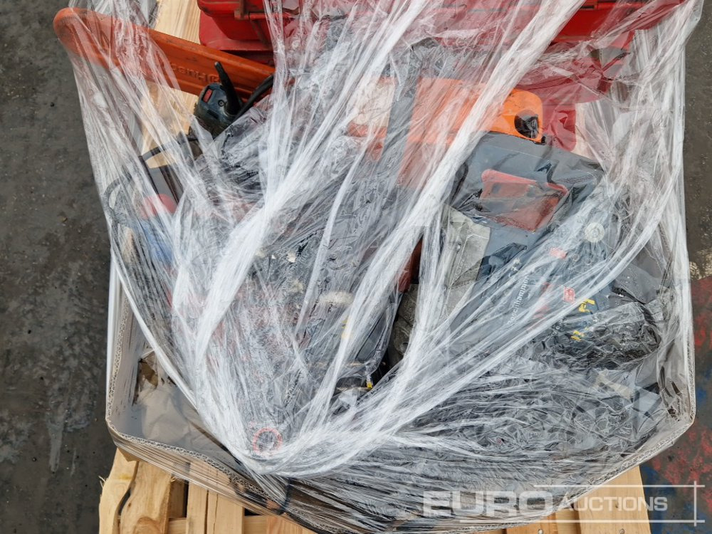 Palllet of Assorted Electric Tools, Demolition Hammer, Grinder, Hammer Drill, Chainsaw, Rotary Hammer - Baugeräte: das Bild 5 Palllet of Assorted Electric Tools, Demolition Hammer, Grinder, Hammer Drill, Chainsaw, Rotary Hammer - Baugeräte: das Bild 5