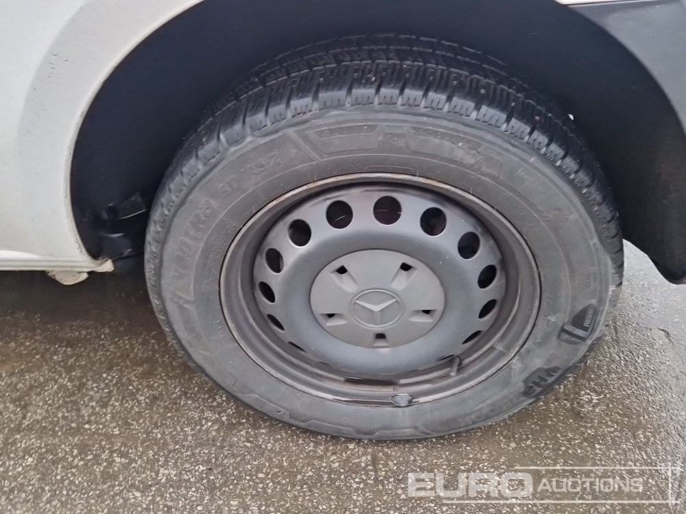 Transporter 2020 Mercedes Benz VITO 111CDI: das Bild 11