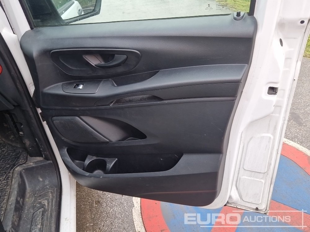 Transporter 2020 Mercedes Benz VITO 111CDI: das Bild 24