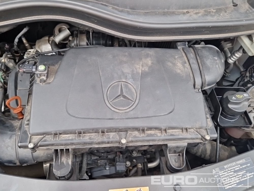 Transporter 2020 Mercedes Benz VITO 111CDI: das Bild 14
