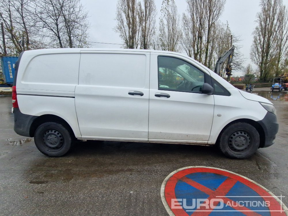 Transporter 2020 Mercedes Benz VITO 111CDI: das Bild 6