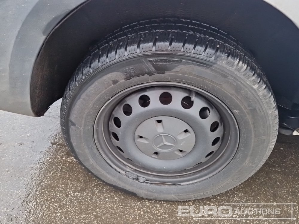 Transporter 2020 Mercedes Benz VITO 111CDI: das Bild 12