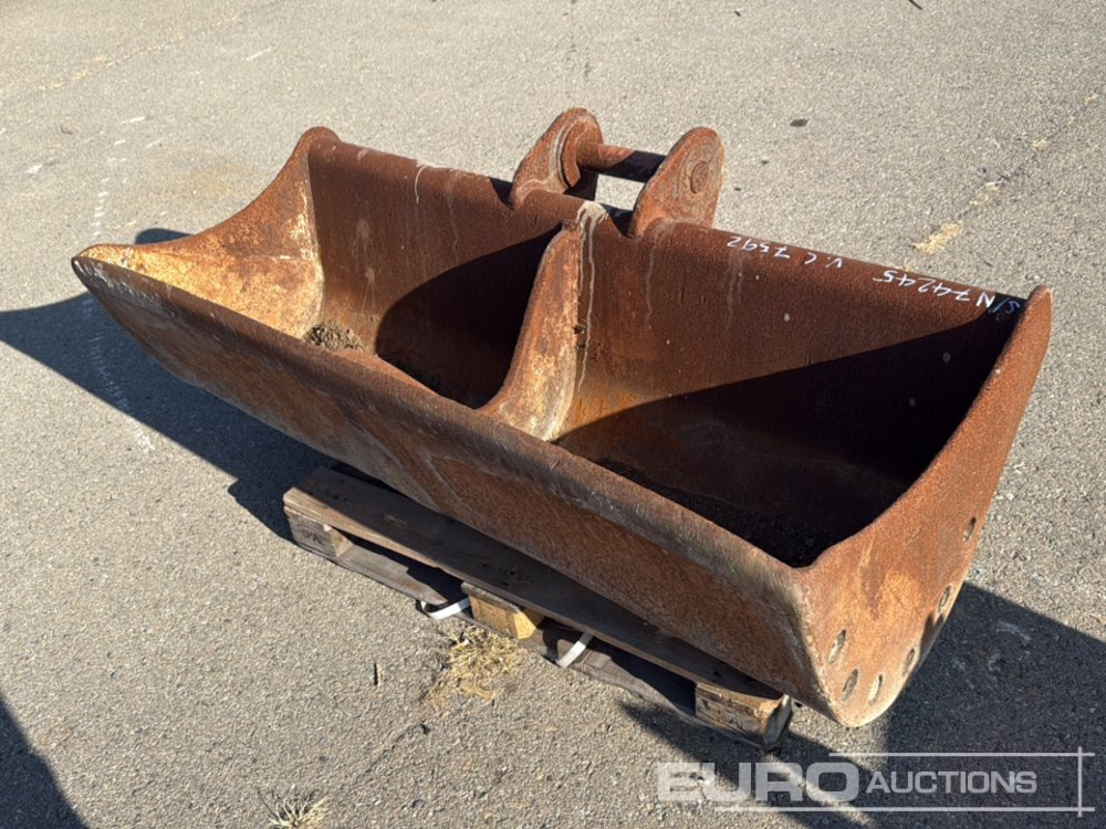 72" Ditching Bucket to suit Backhoe Loader - Schaufel: das Bild 1 72" Ditching Bucket to suit Backhoe Loader - Schaufel: das Bild 1