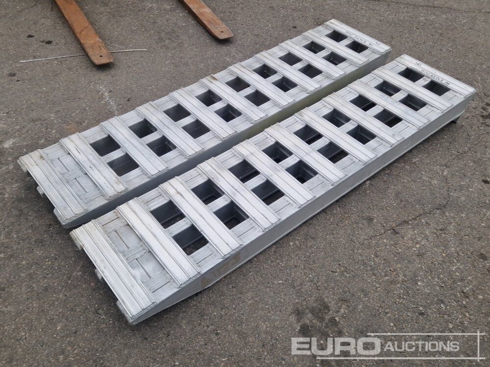 Loading Ramps - Baugeräte: das Bild 3 Loading Ramps - Baugeräte: das Bild 3