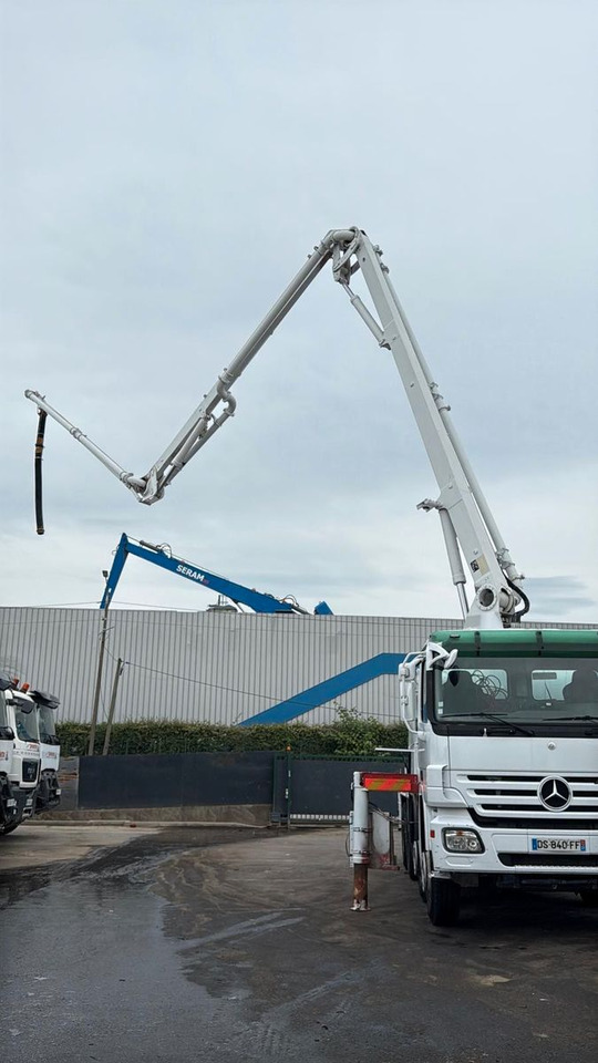 Betonpumpe Mercedes-Benz Actros: das Bild 7