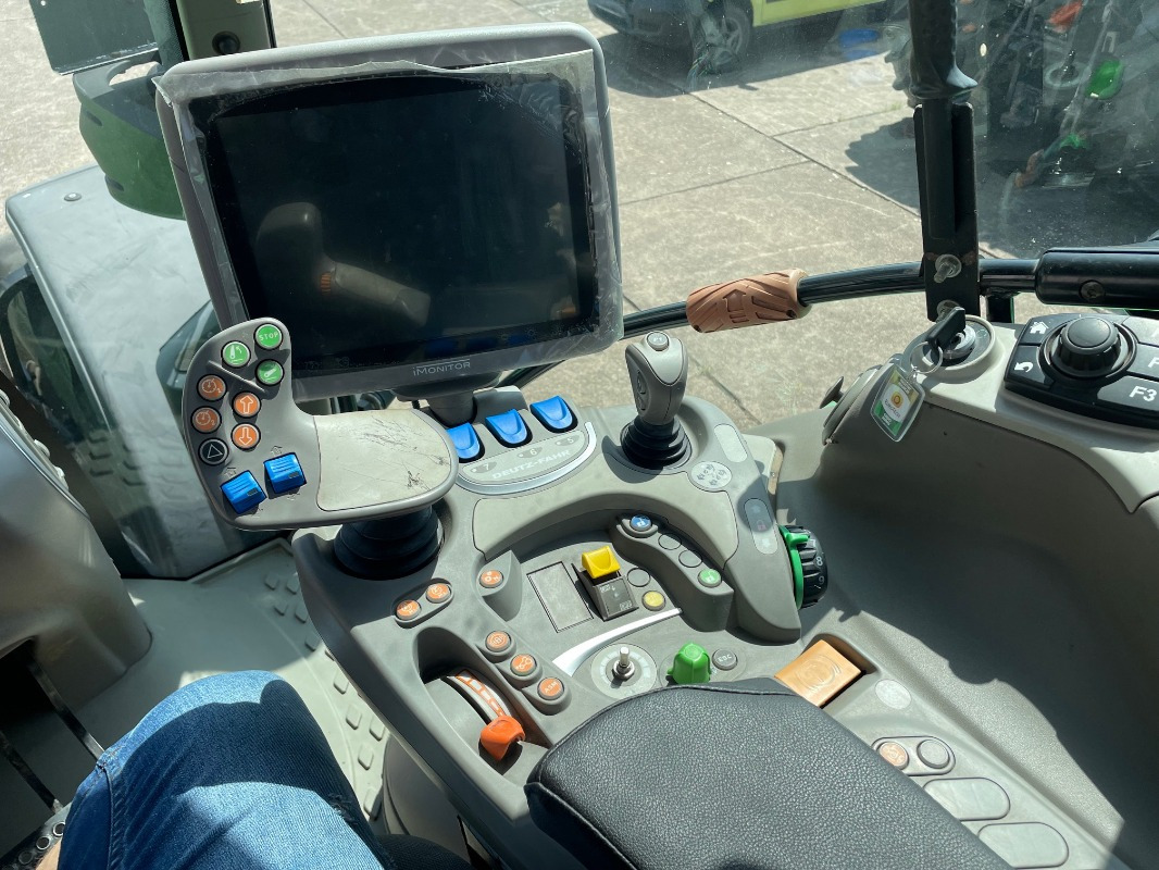 Deutz-Fahr Agrotron 7250 TTV - Traktor: das Bild 4 Deutz-Fahr Agrotron 7250 TTV - Traktor: das Bild 4
