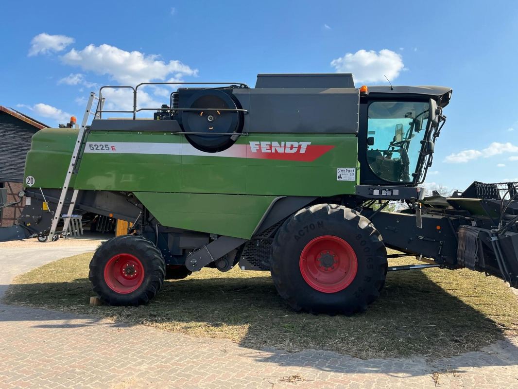 Mähdrescher Fendt 5225 E   5,50m PowerFlow Schneidwerk: das Bild 6