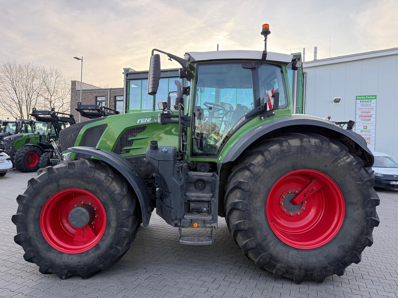Traktor Fendt 828 Vario S4 ProfiPlus: das Bild 8