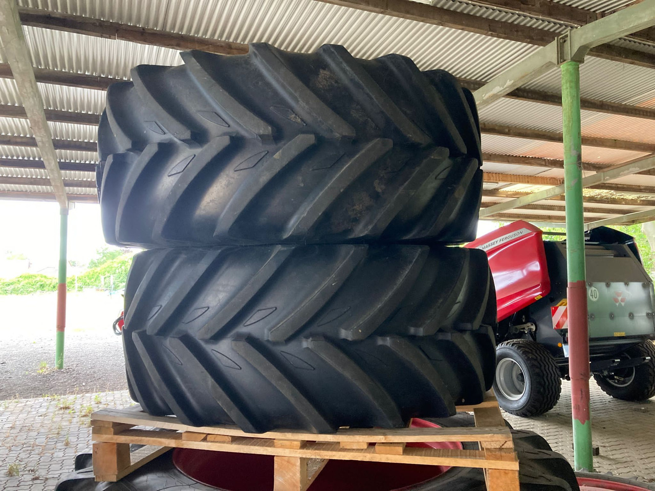 Fendt VF520/60R28 VF650/60R38 - Felgen und Reifen: das Bild 4 Fendt VF520/60R28 VF650/60R38 - Felgen und Reifen: das Bild 4