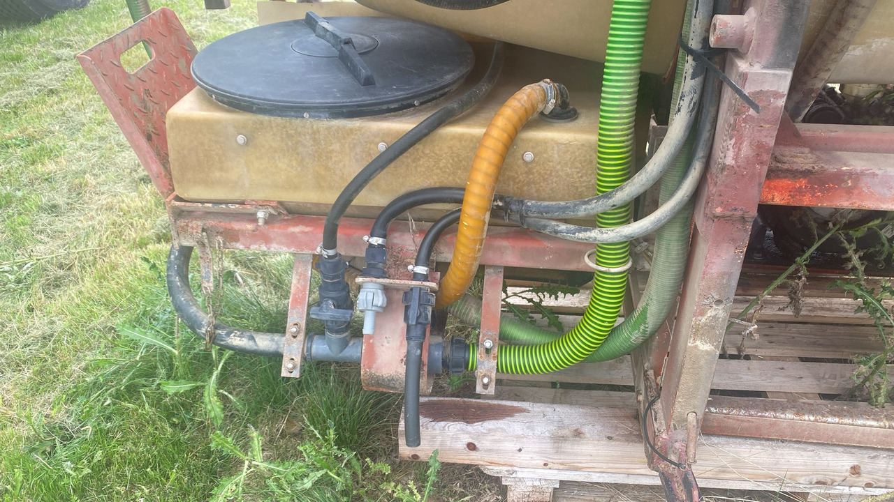 Jacoby Jacoby Eurosuper 1500l 20m - Anbauspritze: das Bild 4 Jacoby Jacoby Eurosuper 1500l 20m - Anbauspritze: das Bild 4