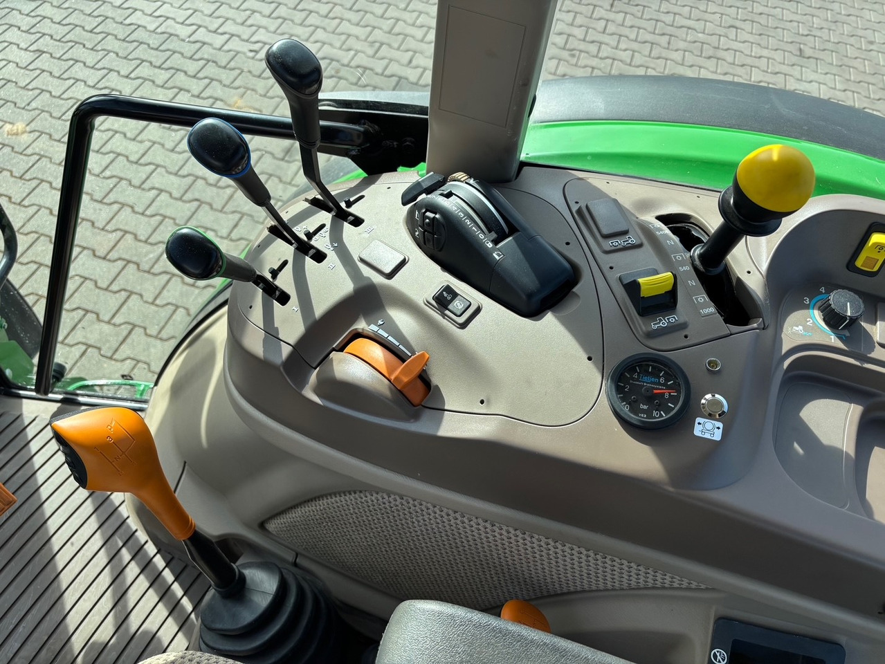 John Deere 5090M - Traktor: das Bild 3 John Deere 5090M - Traktor: das Bild 3