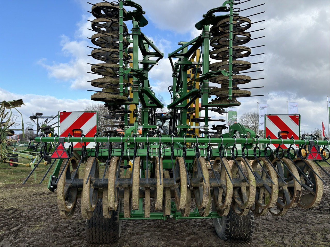 Kerner Flachgrubber Stratos SA 600 - Grubber: das Bild 2 Kerner Flachgrubber Stratos SA 600 - Grubber: das Bild 2