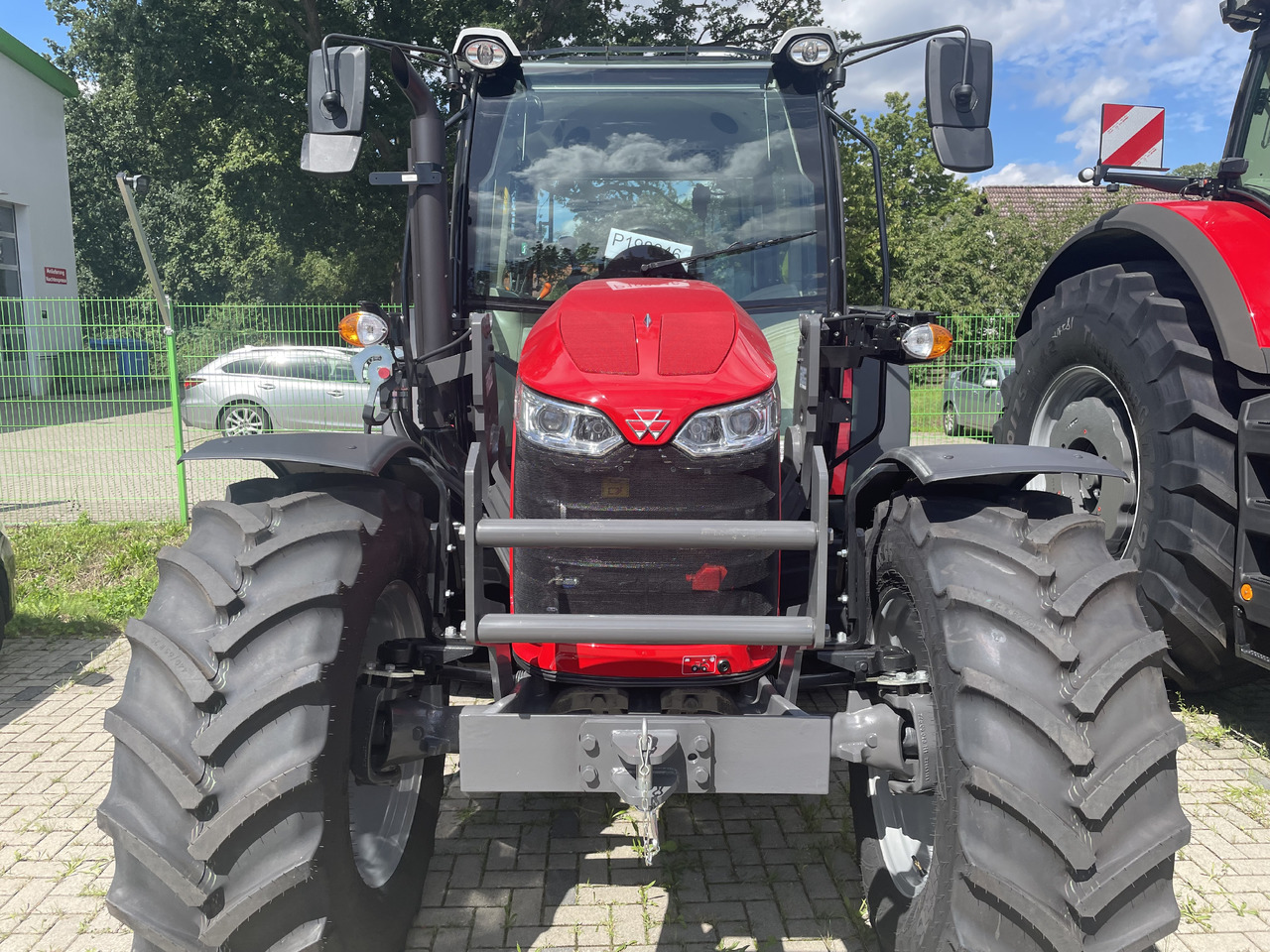 Massey Ferguson 5711M Dyna-4 4WD Cab - Traktor: das Bild 1 Massey Ferguson 5711M Dyna-4 4WD Cab - Traktor: das Bild 1
