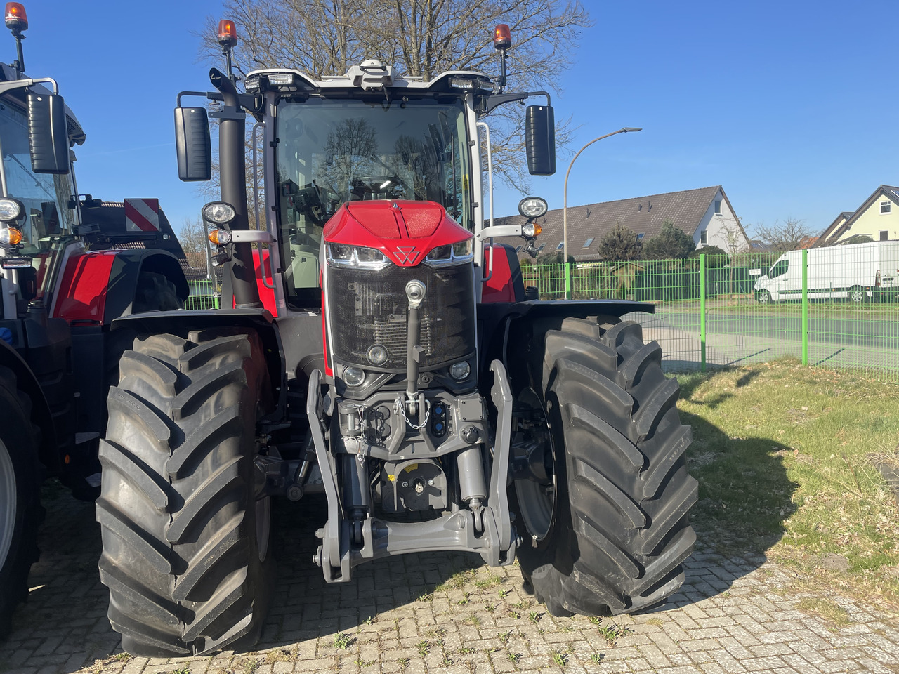 Massey Ferguson 8S.245 Dyna-VT EXCLUSIVE - Traktor: das Bild 5 Massey Ferguson 8S.245 Dyna-VT EXCLUSIVE - Traktor: das Bild 5